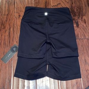 Yogalicious Hi-Rise black bike shorts XS